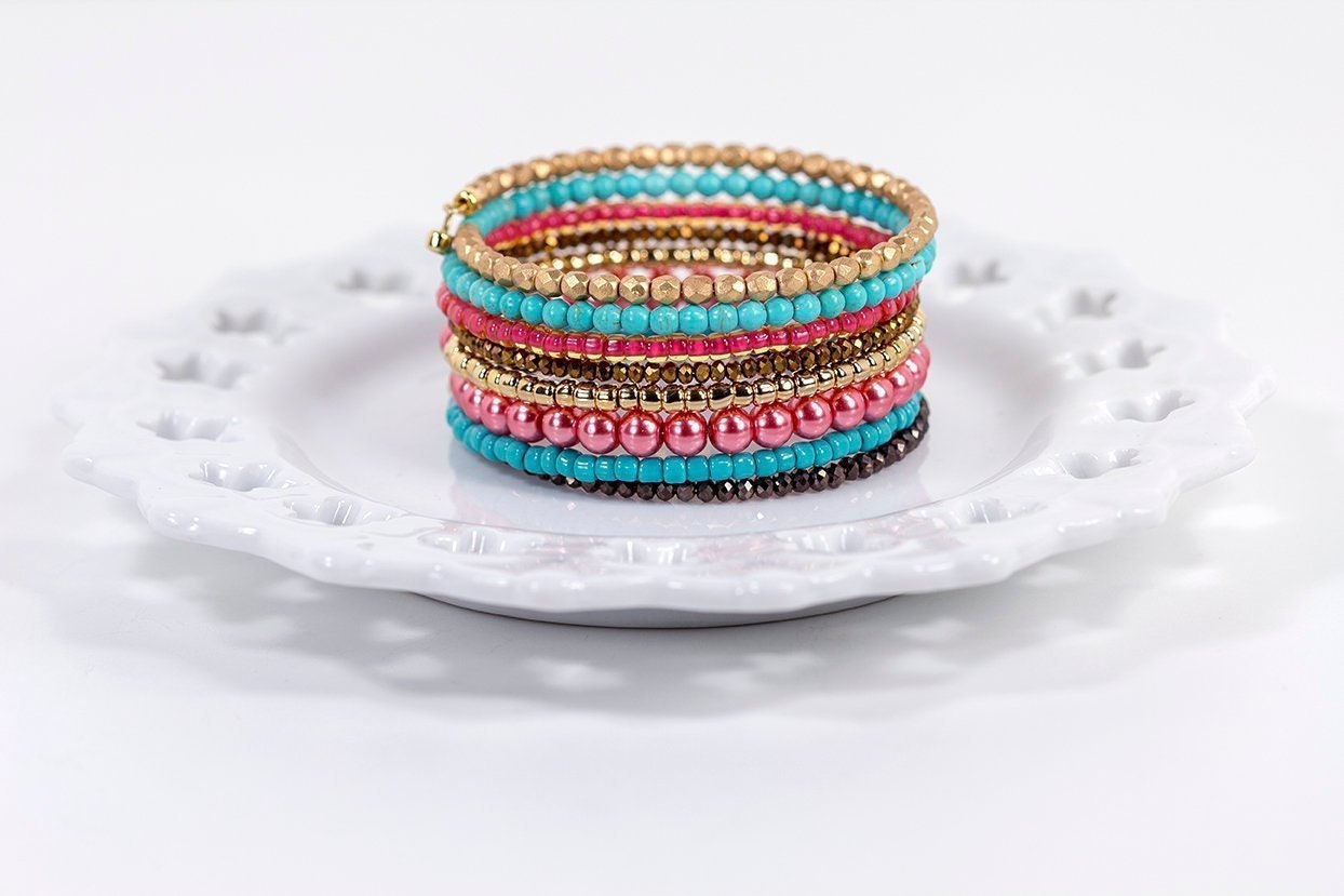 Perlen Wickeln Armband Multi-Layer Wrap Memory Wire Boho Wickel Stapel-Türkis-Armband-Sommer-Festival von NouveauTique