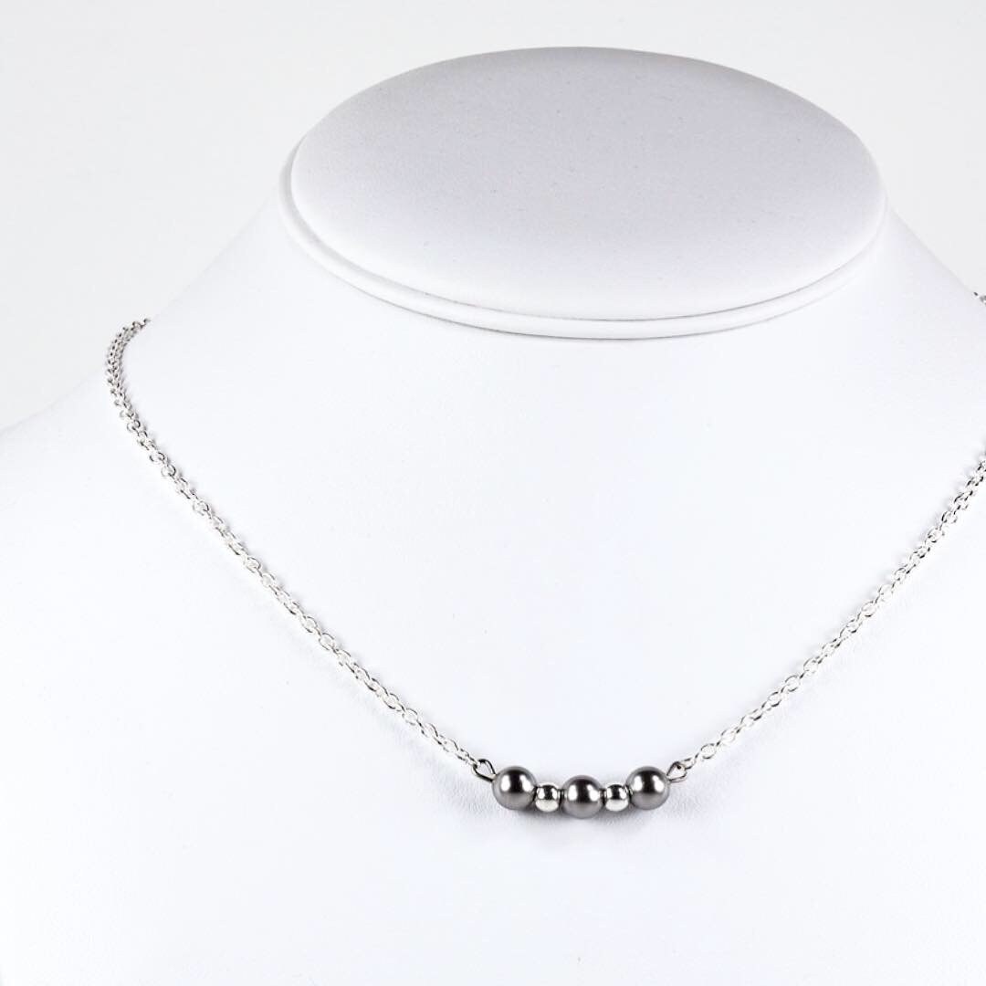 Wie Im Tv Zu Sehen Auf Jane Die Jungfrau Halskette Silber Swarovski Perlen Trinity Minimal Chic von NouveauTique