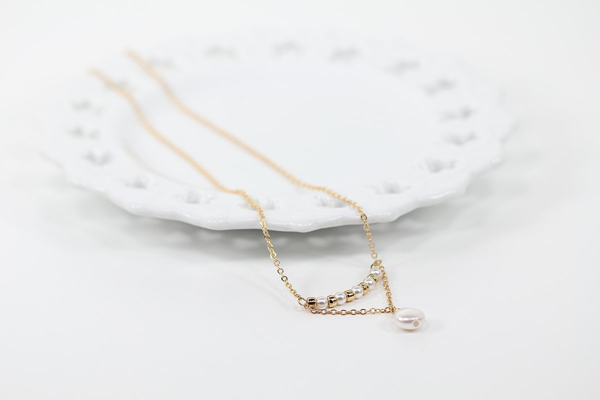 Wie Im Tv Zu Sehen Auf Law & Order Svu Swarovski Münze Perlen Trapez Halskette Brautjungfern Weiß Perle Gold Bar Anhänger von NouveauTique