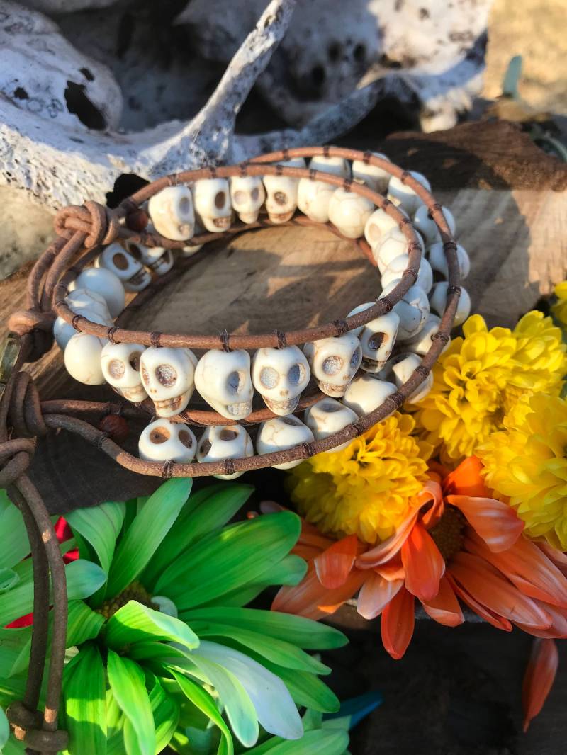 Totenkopf Armband Weiß Totenkopf Armband Weiß von NovaBeadsCreations