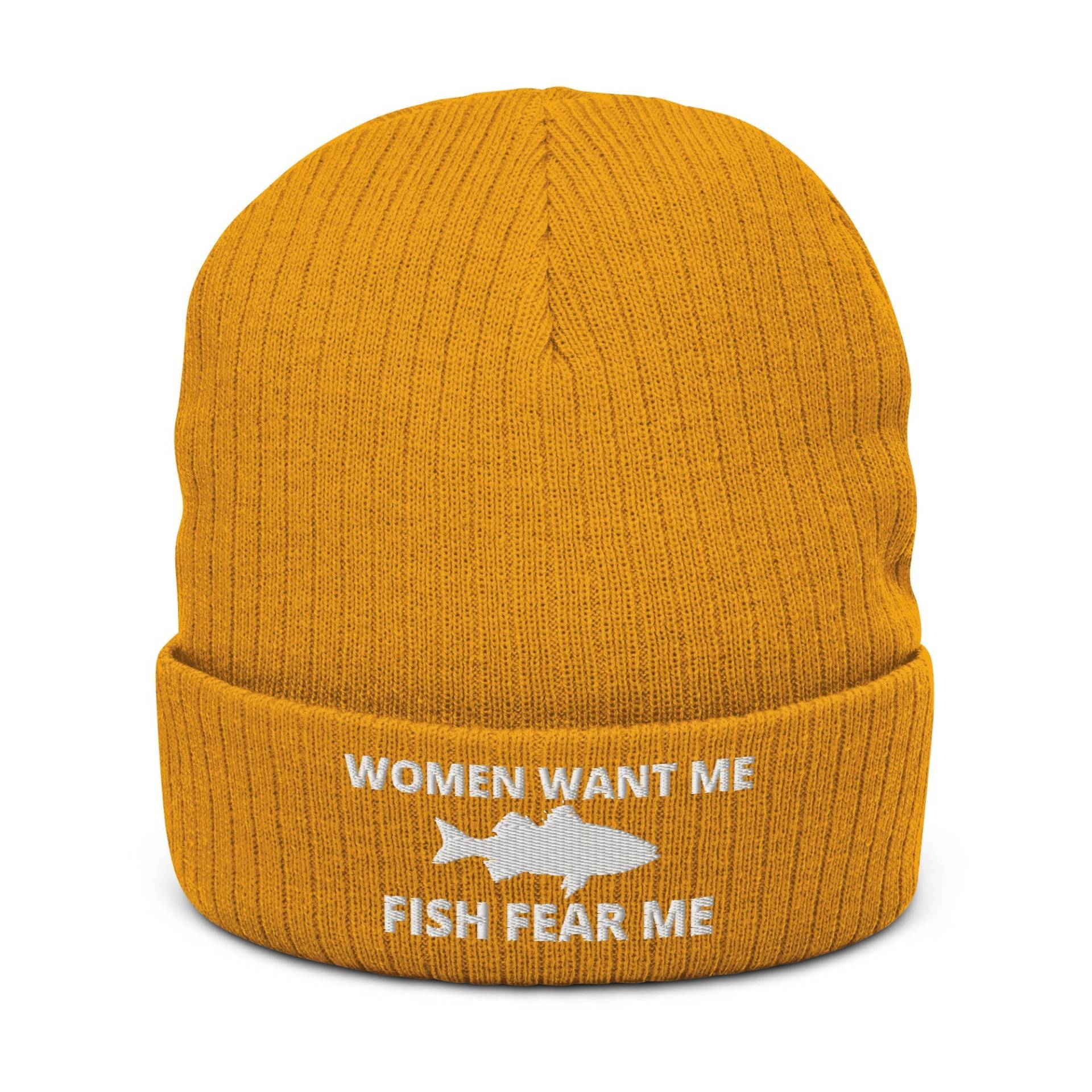 Women Want Me - Fish Fear Bestickte Recycelte Manschetten Beanie Design Wintermütze Geschenk Für Angler Liebhaber Beanie von NovaMeDesigns