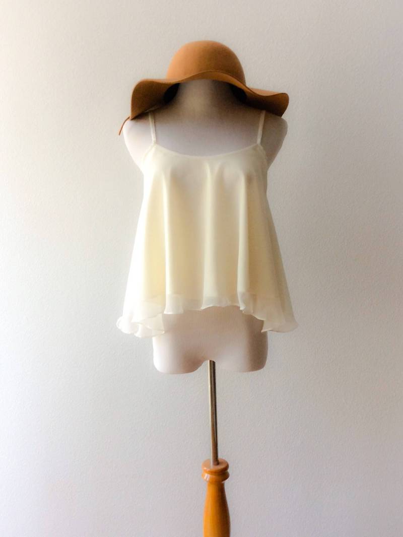 Weiße Camisole, Schrifftops, Weißes Chiffon Top. Boho Top Weiße Camisole, Schrifftops, Weißes Chiffon Top. Boho Top von NovemberBeach