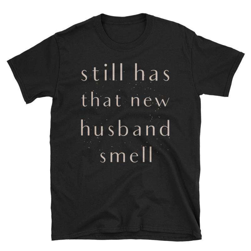Dieser Neue Mann Geruch T-Shirt Verheiratet Lustige Hochzeitsgeschenke von NowBubble