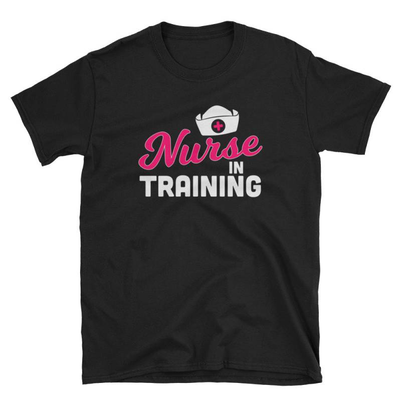 Süße Krankenschwester in Ausbildung Pflege Student T-Shirt von NowBubble