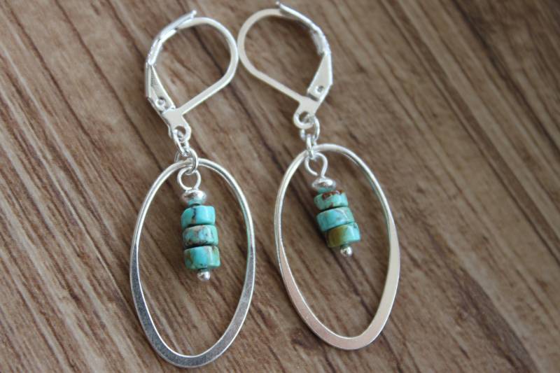 Echter Türkis Sterling Silber Ohrringe, Kleine Tropfen Creolen von NtikArtJewelry