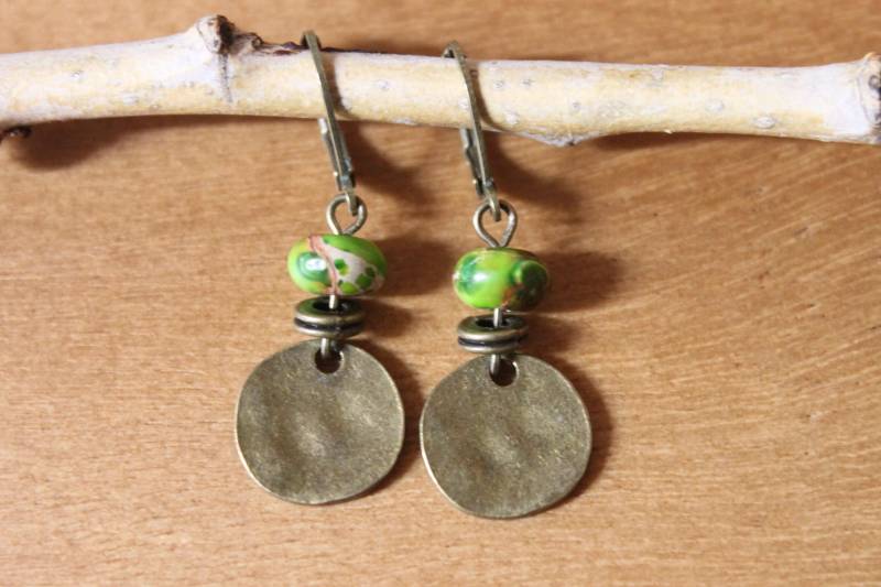 Grüne Ohrringe Messingohrringe Baumeln Tropfen Kleine Boho Rustikale Geschenk Für Frauen Sie von NtikArtJewelry