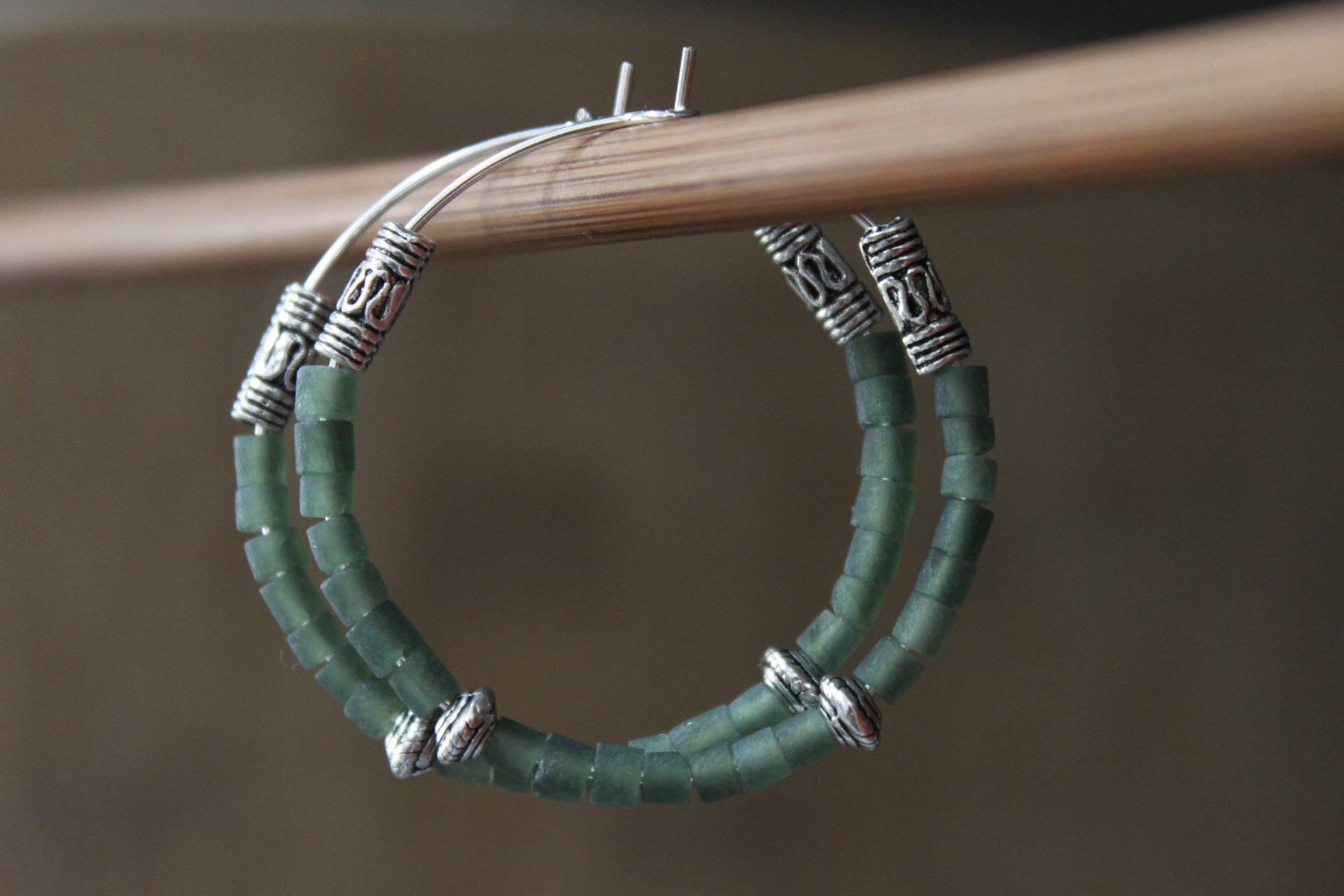 Grüne Silber Hoop Ohrringe/Perlen Boho Schmuck Jade Geschenk Für Frauen von NtikArtJewelry