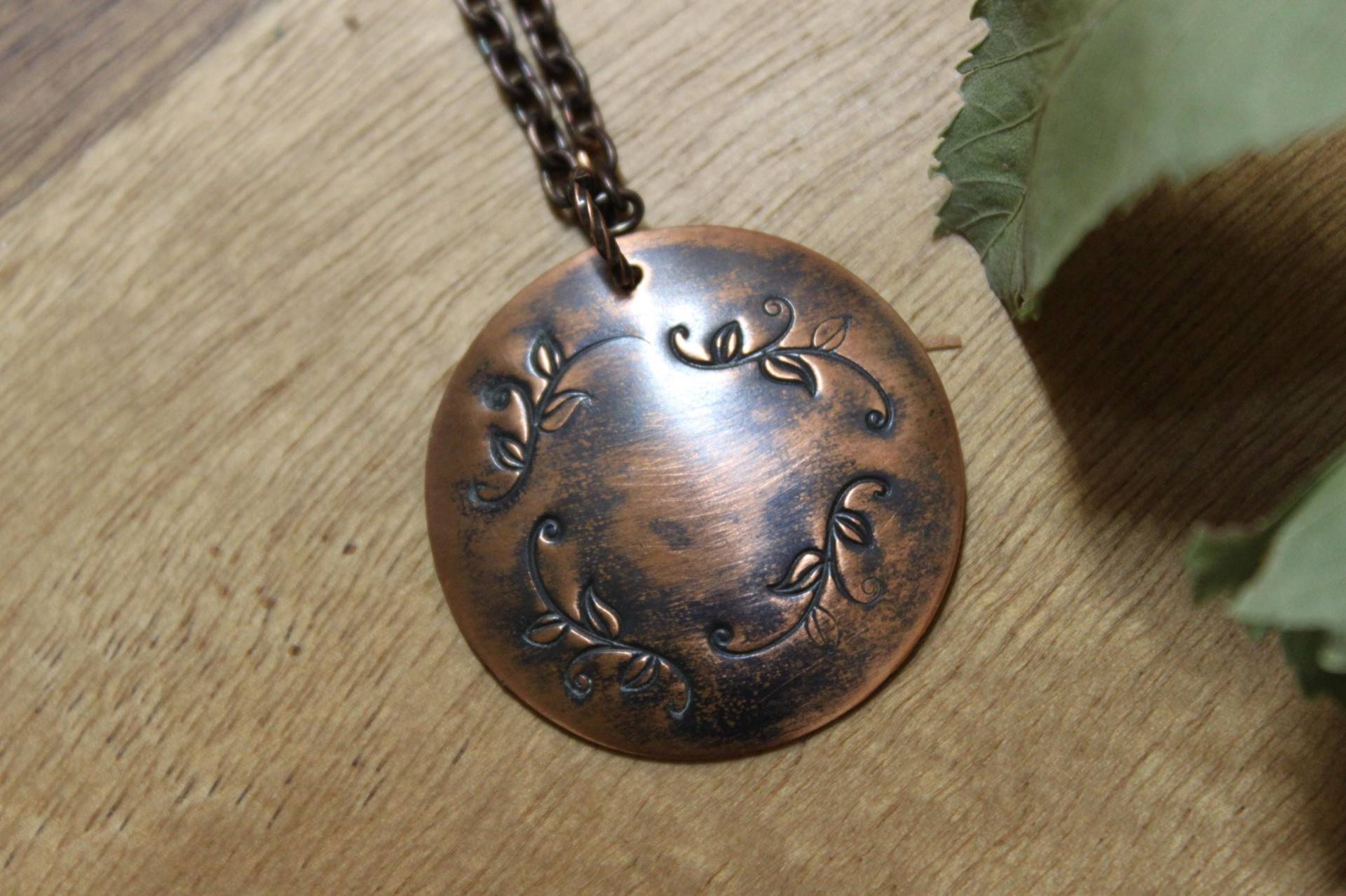 Hand Gestempelt Kupfer Blatt Halskette, Boho Anhänger Schmuck, 7Th Jahrestag, Natur-Liebhaber-Geschenke, Geschenk Für Sie von NtikArtJewelry