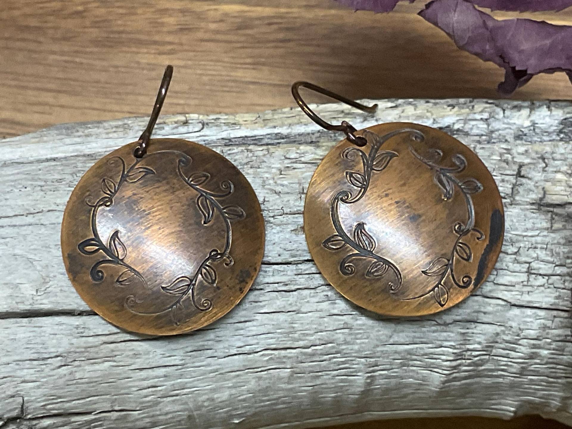 Hand Gestempelt Kupfer Blatt Ohrringe, Boho Schmuck, 7Th Jahrestag, Natur-Liebhaber-Geschenke von NtikArtJewelry