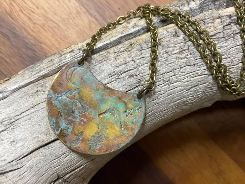 Hand Gestempelt Patina Messing Anhänger Halskette, Berg Boho Schmuck, Natur Liebhaber Geschenke, Einzigartiges Geschenk Für Sie, Oxidierter Schmuck von NtikArtJewelry