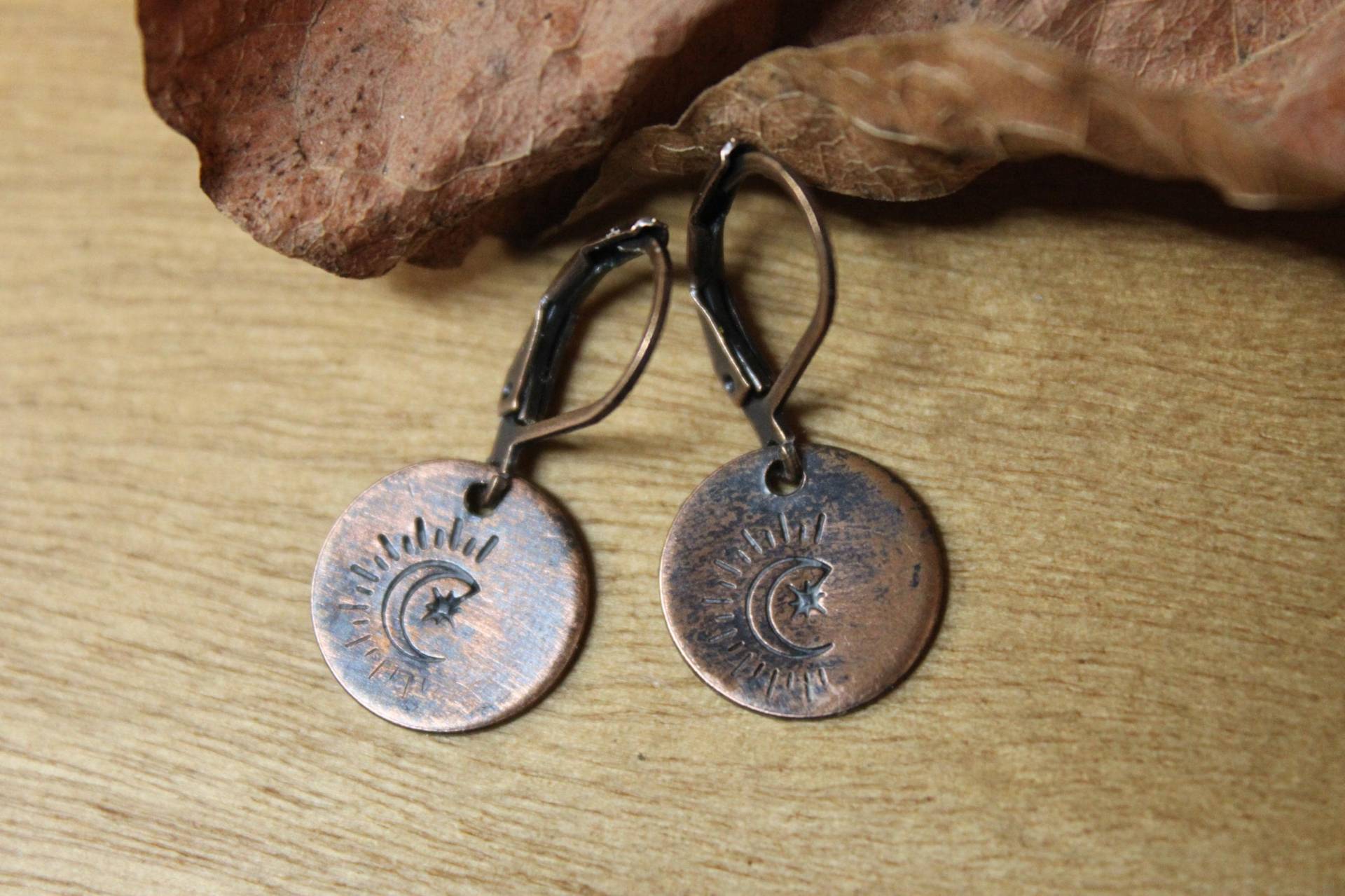 Oxidierte Kleine Kupferohrringe, Baumeln Tropfen Ohrringe, Hand Gestempelt Mond Stern Erdige Kupfer Schmuck, Einzigartiges Geschenk Für Frauen von NtikArtJewelry