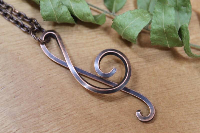 Oxidiertes Kupfer Violinschlüssel Anhänger Halskette Rustikaler Boho Schmuck von NtikArtJewelry