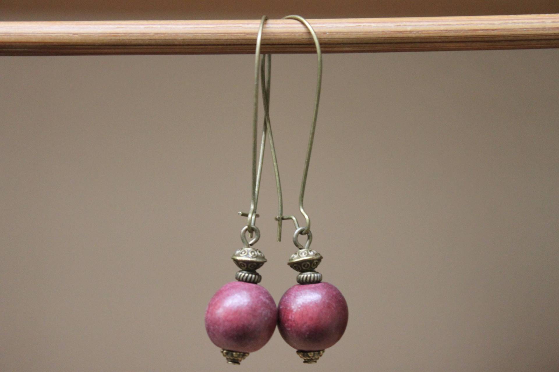 Rote Holz Ohrringe, Lange Hängeohrringe, Boho Schmuck, Rustikale Erdige Herbst Geschenke von NtikArtJewelry