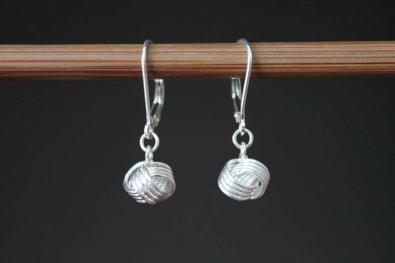 sterling Silber Liebe Knoten Baumeln Ohrringe, Lever Back von NtikArtJewelry