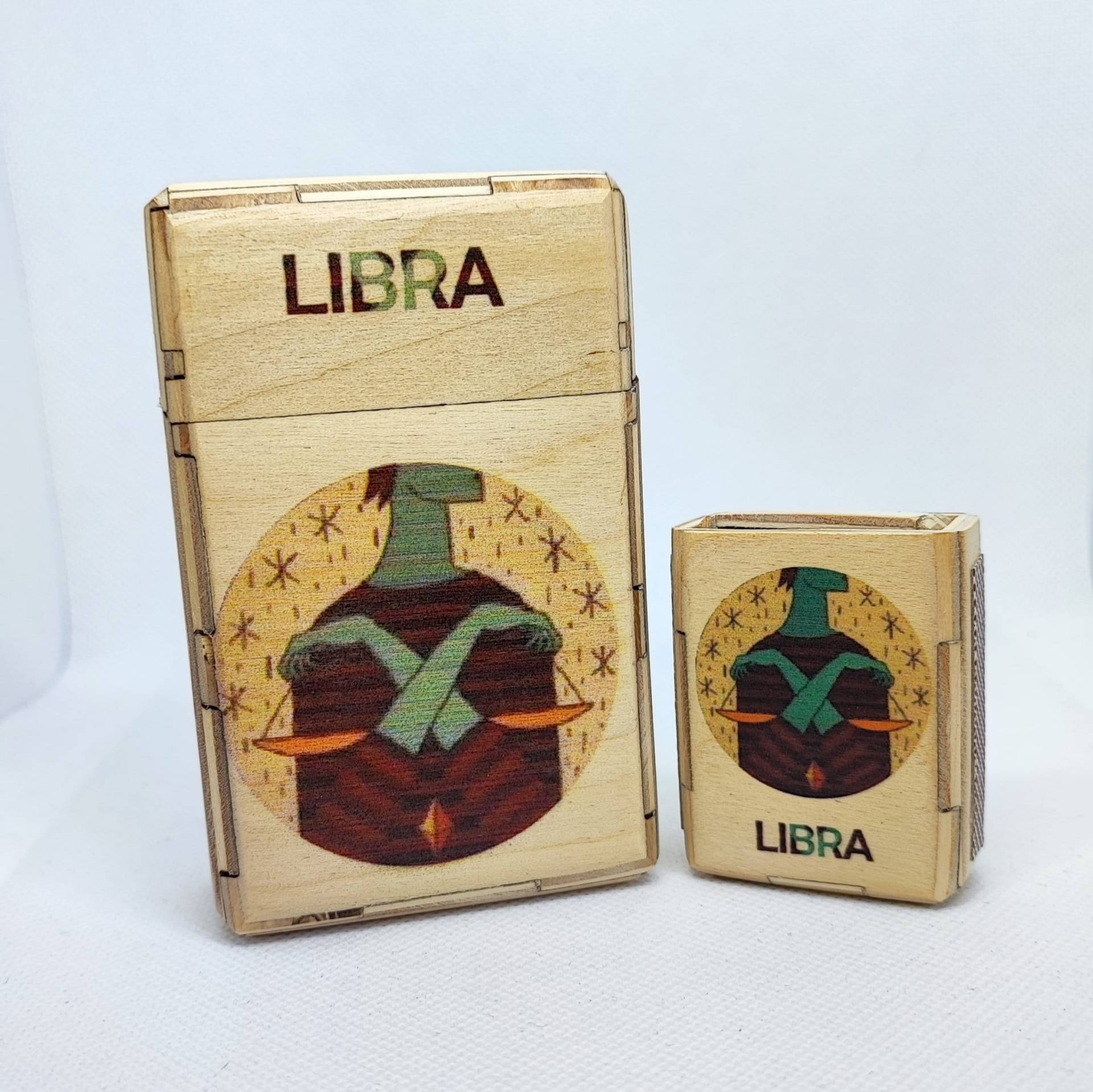 Libra Zigarettenetui Mit Streichholzer, Sternzeichen Waage, Zigarettenbox Für Selbstgestopfte Zigaretten Libra Zigarettenetui Mit Streichholzer, Sternzeichen Waage, Zigarettenbox Für Selbstgestopfte Zigaretten von NufNufEtuis