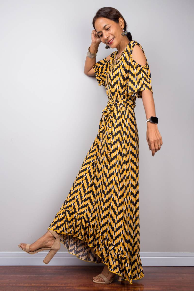 Chevron Kleid, Kurzes Vorderes Maxikleid Mit Offenem Schulterdesign, Lockeres Schlauchkleid, Kaltes Schulterkleid von Nuichan