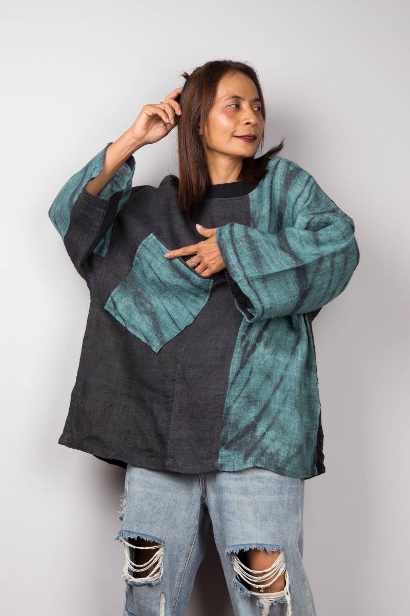 Patchwork Pullover, Oversized Hanf Hemd, Unikat Handgewebter Batik Shirt Mit Tasche von Nuichan