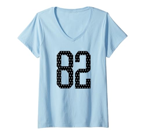 Damen Nummer 82 Sports Team 82. Trikot Varsity Geburtstag Fußball T-Shirt mit V-Ausschnitt Damen Nummer 82 Sports Team 82. Trikot Varsity Geburtstag Fußball T-Shirt mit V-Ausschnitt von Number Uniform Team Tees