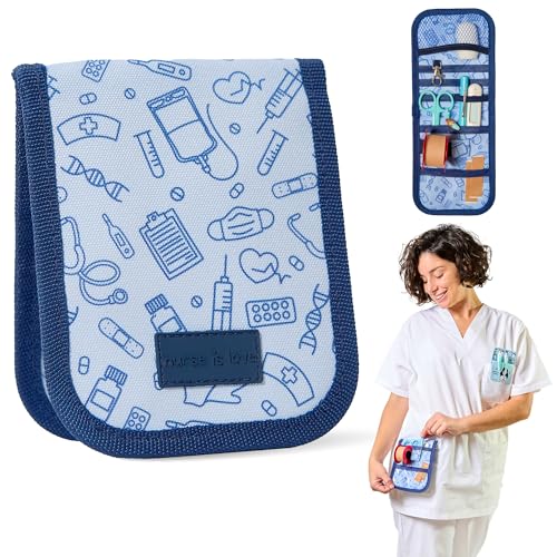Nurse is Love Krankenschwester Taschenorganizer Instruments | Krankenschwester Zubehör & Arzt Zubehör. Passen zu Verbandschere | Krankenschwester Geschenke. Wasserfestes Material | Schnellzugriff Nurse is Love Krankenschwester Taschenorganizer Instruments | Krankenschwester Zubehör & Arzt Zubehör. Passen zu Verbandschere | Krankenschwester Geschenke. Wasserfestes Material | Schnellzugriff von Nurse is Love