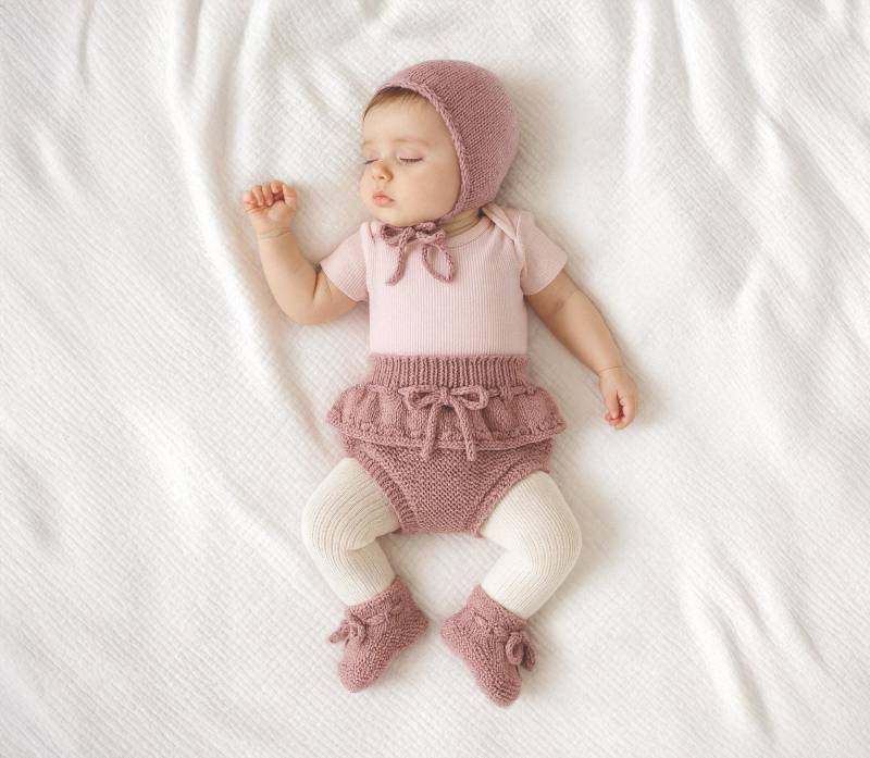 Baby-Mädchen Pumphose, Mütze Und Booties Handgefertigte Baumwolle Outfit von NuschBoutique