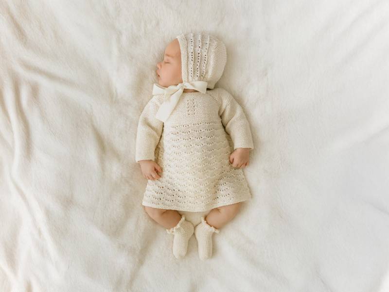 Baby Vintage Taufwolle Tauf-Outfit Mit Kleidchen Und Häubchen von NuschBoutique