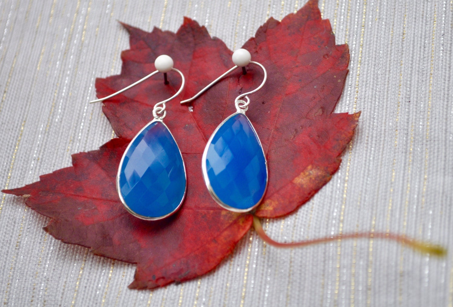 Lünette Reich Blau Chalcedon Tropfen Lünette Reich Blau Chalcedon Tropfen von NuttreeDesignJewelry