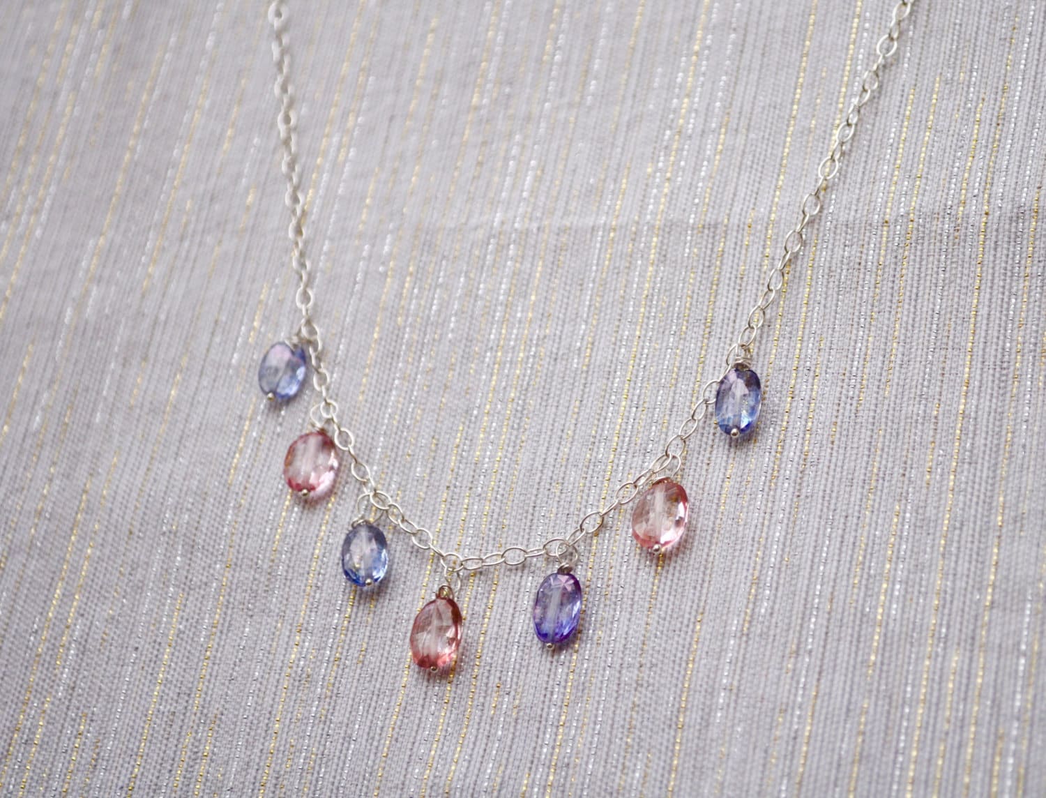 Pinkablue Tropfen Halskette Pinkablue Tropfen Halskette von NuttreeDesignJewelry