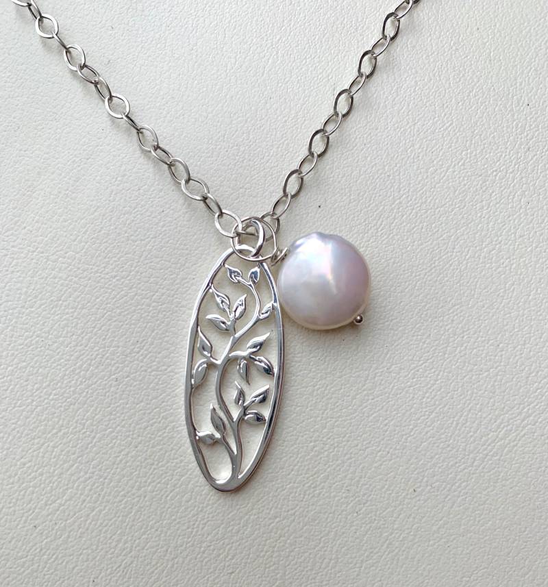 Silber Baum Des Lebens Anhänger Mit Perle von NuttreeDesignJewelry