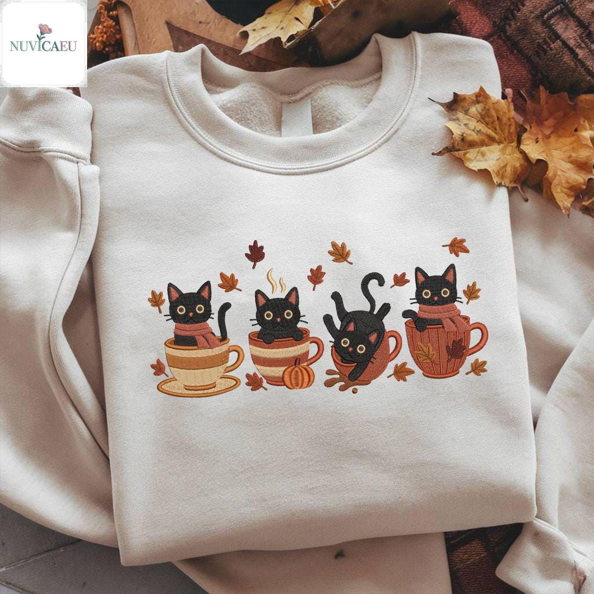 Besticktes Autumn Black Cats Shirt, Katzen Im Becher Sweatshirt, Cozy T-Shirt, Herbstmode, Geschenk Für Sie, Hygge Style, Katzenliebhaber Besticktes Autumn Black Cats Shirt, Katzen Im Becher Sweatshirt, Cozy T-Shirt, Herbstmode, Geschenk Für Sie, Hygge Style, Katzenliebhaber von NuvicaEU