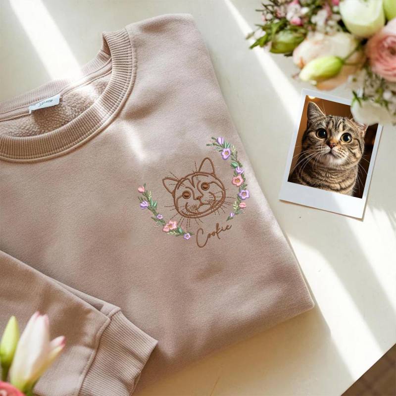 Besticktes Katzen Portrait Shirt, Personalisiertes Katze T-Shirt, Custom Pet Sweatshirt, Individuelle Stickerei Pullover von NuvicaEU