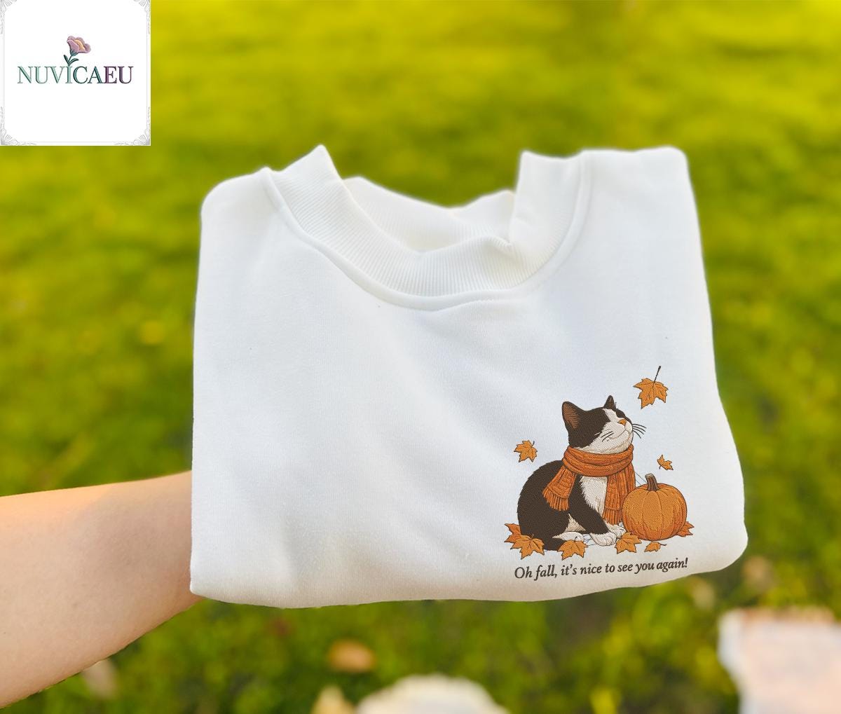 Besticktes Oh Fall, It's Nice To See You Again Shirt, Herbstkatze Sweatshirt, Cozy T-Shirt, Geschenk Für Sie, Hygge Style, Katzenliebhaber Besticktes Oh Fall, It's Nice To See You Again Shirt, Herbstkatze Sweatshirt, Cozy T-Shirt, Geschenk Für Sie, Hygge Style, Katzenliebhaber von NuvicaEU