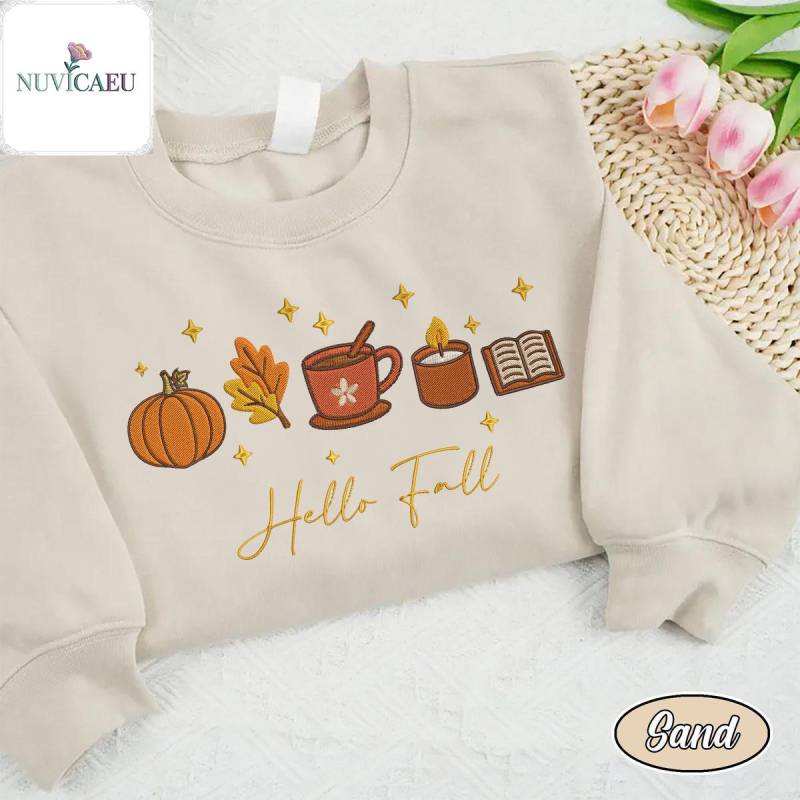 Embroidery Hello Fall Shirt, Pumpkin Coffee Book Autumn Vibes Embroidered Design, Cozy T-Shirt, Warm Sweatshirt, Cute Aesthetic Gift Embroidery Hello Fall Shirt, Pumpkin Coffee Book Autumn Vibes Embroidered Design, Cozy T-Shirt, Warm Sweatshirt, Cute Aesthetic Gift von NuvicaEU
