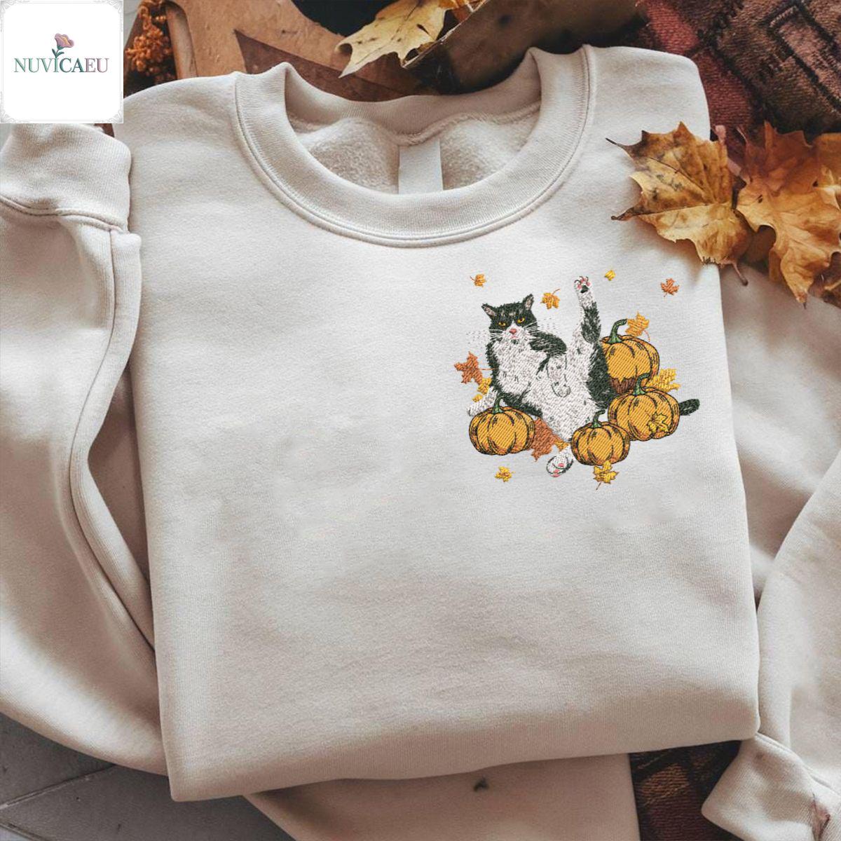Embroidery I Can Smell Autumn Dancing Shirt, Fall Cat Sweatshirt, Cozy T-Shirt, Pumpkin Halloween Vibes, Aesthetic Embroidery I Can Smell Autumn Dancing Shirt, Fall Cat Sweatshirt, Cozy T-Shirt, Pumpkin Halloween Vibes, Aesthetic von NuvicaEU