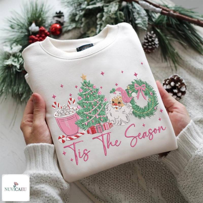 Gesticktes Tis The Season Sweatshirt, Weihnachts Stickerei Pullover, Lustiges Santa Claus T-Shirt, Festliche Wintermode Geschenkidee von NuvicaEU