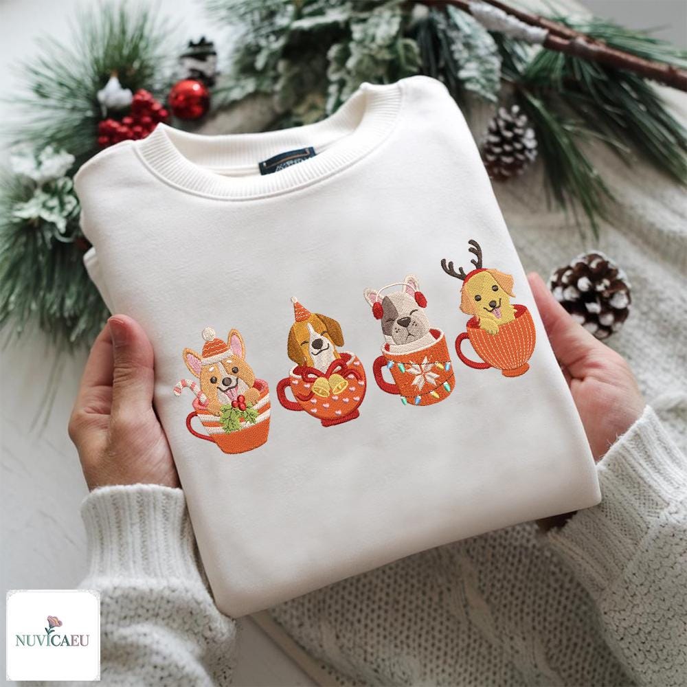 Gesticktes Weihnachts Hunde Tassen Sweatshirt, Lustiger Hund Pullover, Stickerei T-Shirt, Weihnachtsgeschenk Idee, Festliche Wintermode Gesticktes Weihnachts Hunde Tassen Sweatshirt, Lustiger Hund Pullover, Stickerei T-Shirt, Weihnachtsgeschenk Idee, Festliche Wintermode von NuvicaEU