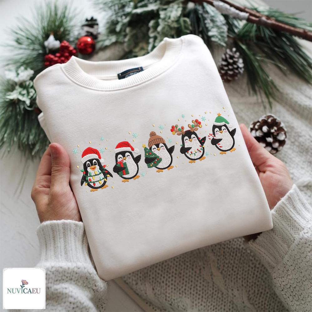 Gesticktes Weihnachts Pinguin Sweatshirt, Lustiger Winter Stickerei Pullover, Unisex Weihnachten Shirt Geschenk Idee Tiermotiv Gesticktes Weihnachts Pinguin Sweatshirt, Lustiger Winter Stickerei Pullover, Unisex Weihnachten Shirt Geschenk Idee Tiermotiv von NuvicaEU