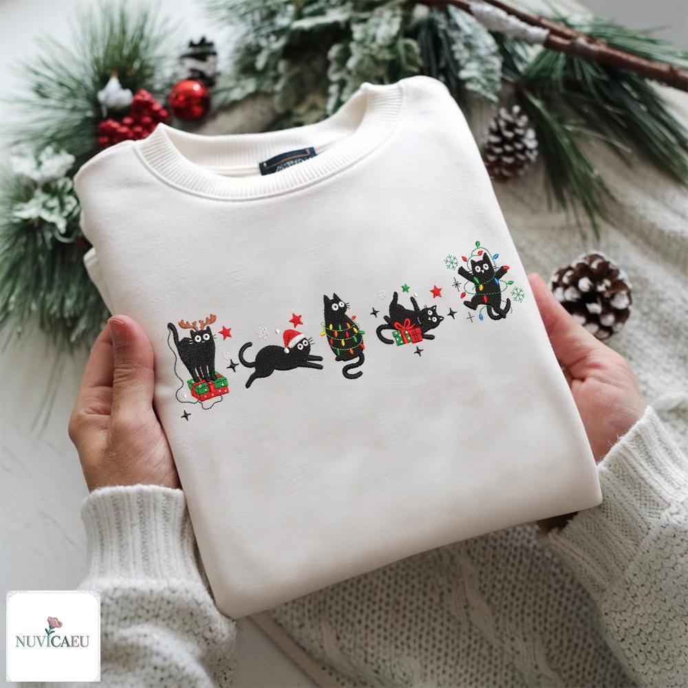 Gesticktes Weihnachtskatzen Sweatshirt, Lustiges Schwarze Katze Pullover, Xmas Stickerei Shirt, Geschenk Für Katzenliebhaber Gesticktes Weihnachtskatzen Sweatshirt, Lustiges Schwarze Katze Pullover, Xmas Stickerei Shirt, Geschenk Für Katzenliebhaber von NuvicaEU