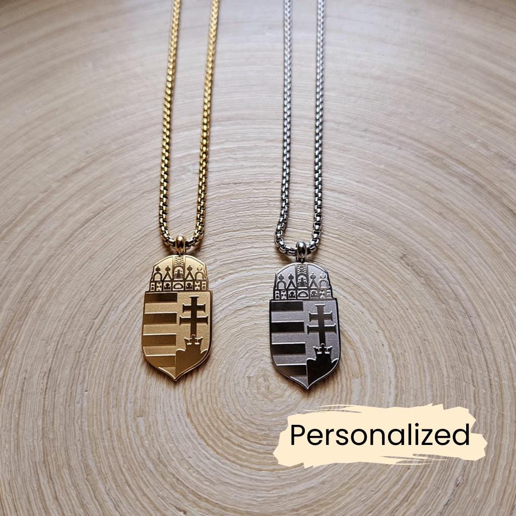 Ungarn Wappen Halskette - Hungary Coat Of Arms Necklace Edelstahl Anhänger Gold/Silber Gravur Auf Rückseite Geschenk -Personalisierbar von NuvoraJewelry