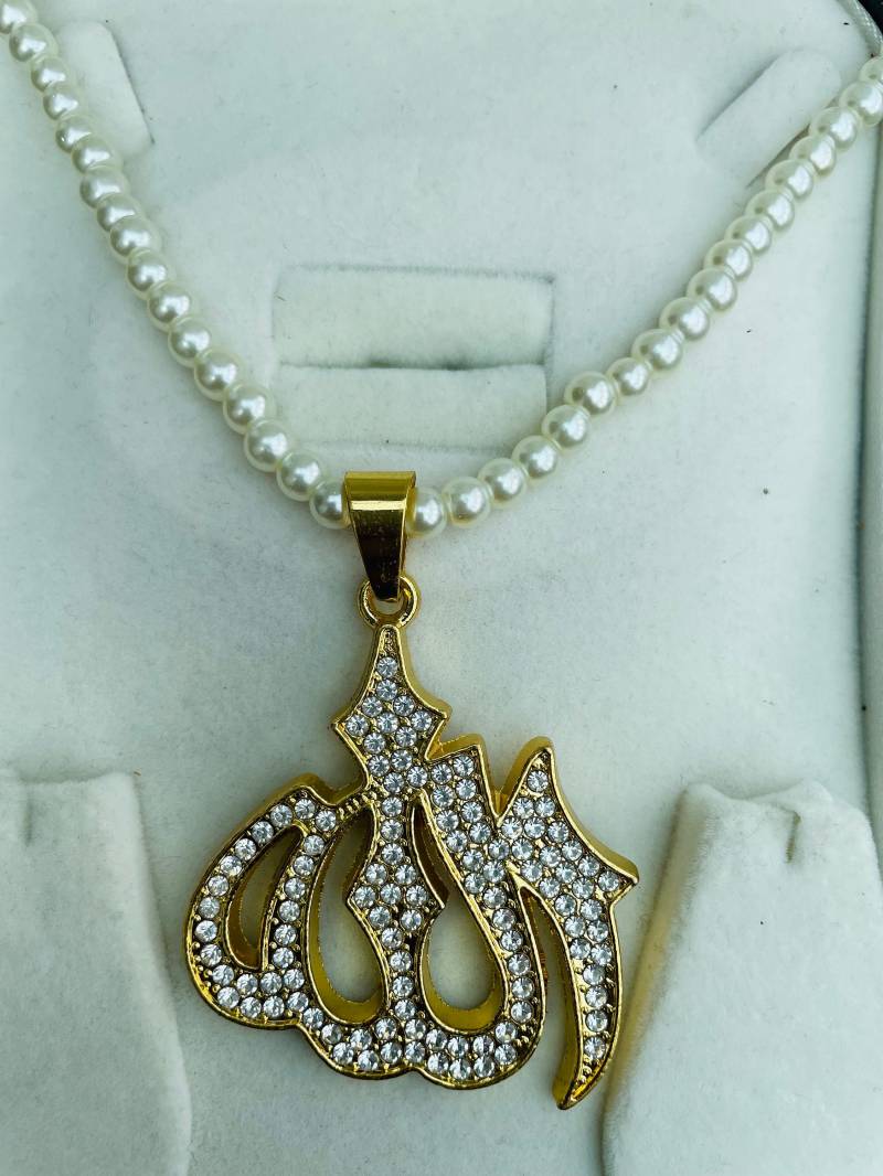 Wunderschöner Hochwertiger Vergoldeter Allah Anhänger Mit Zirkonsteinen Kette von NuzeedTradersLtd