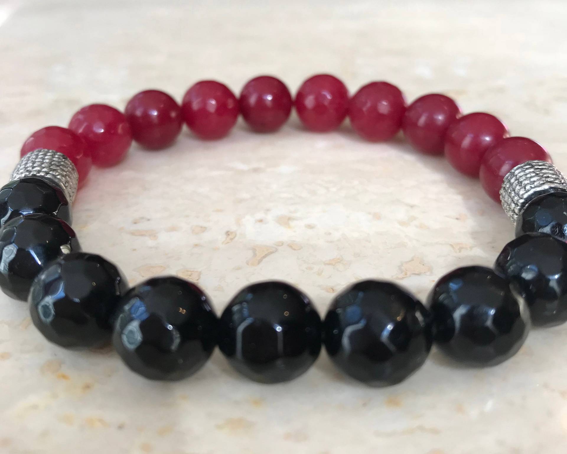 Herren Schwarzem Onyx Und Echte Rote Jade Armband Mit Versace Spacer Perlen von Nxtlevelcollection