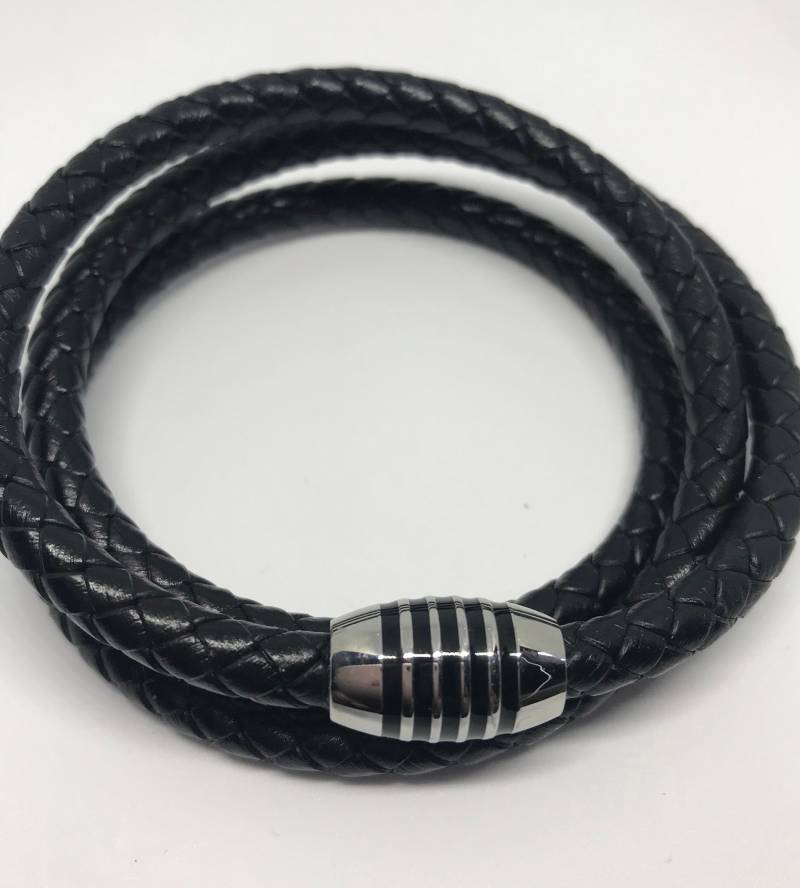 Herren-Vegan-Leder-Armband, Triple Wickelarmband, Magnetverschluss, Geflochtenem Leder von Nxtlevelcollection