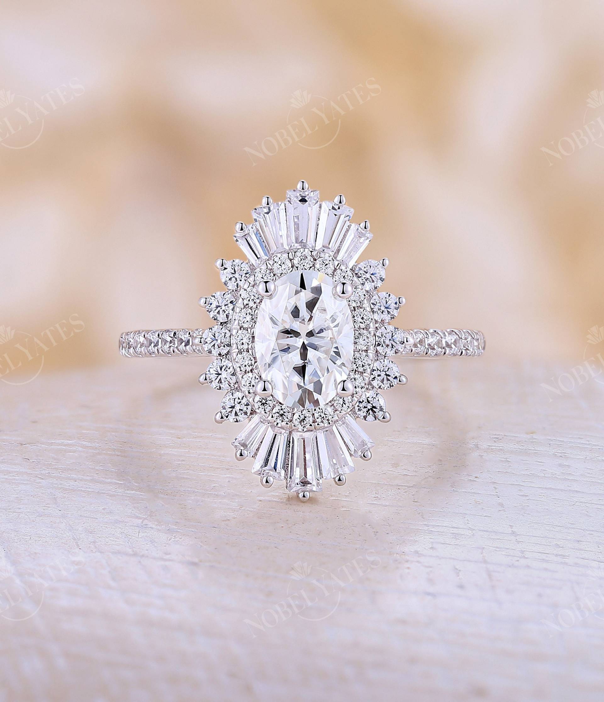 Antik Oval Moissanite Verlobungsring Art-Deco-Weißgold Baguette Diamanten Halo Ehering Einzigartige Braut Versprechen Jahrestag Ring von NyFineJewelry