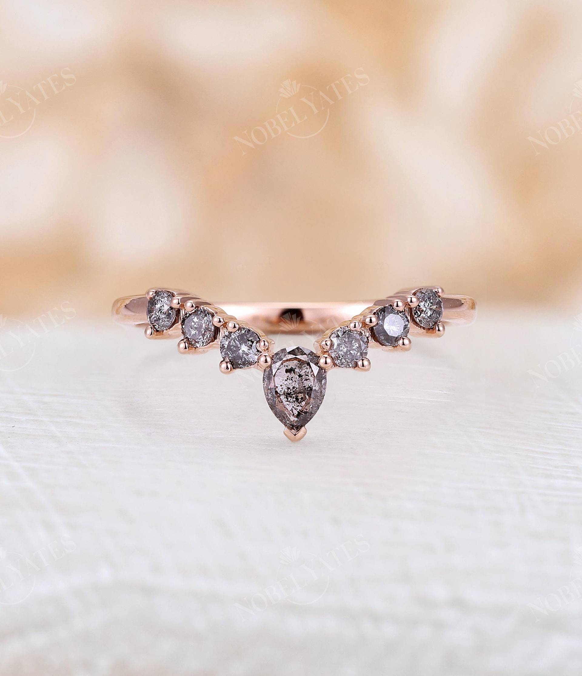 Antike Rose Gold Salz Und Pfeffer Diamant Ehering Gebogen Einzigartige Birne Schnitt Band Stapeln Passende Versprechen Braut Jahrestag von NyFineJewelry