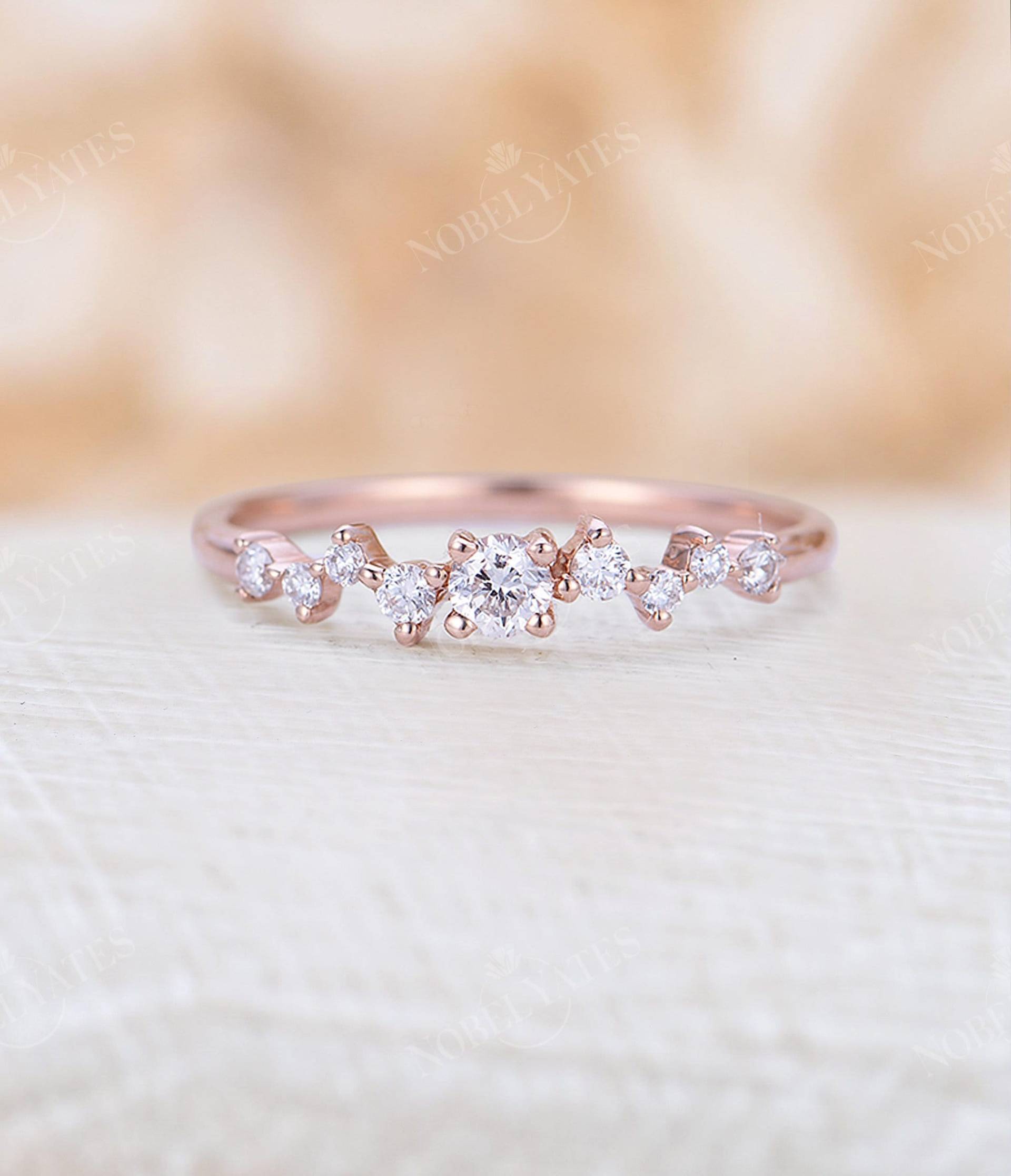 Art-Deco-Diamant Cluster Verlobungsring Rose Gold Moissanit Ring Einzigartige Spitze Zarte Zierliche Brautring Versprechen Jahrestag von NyFineJewelry