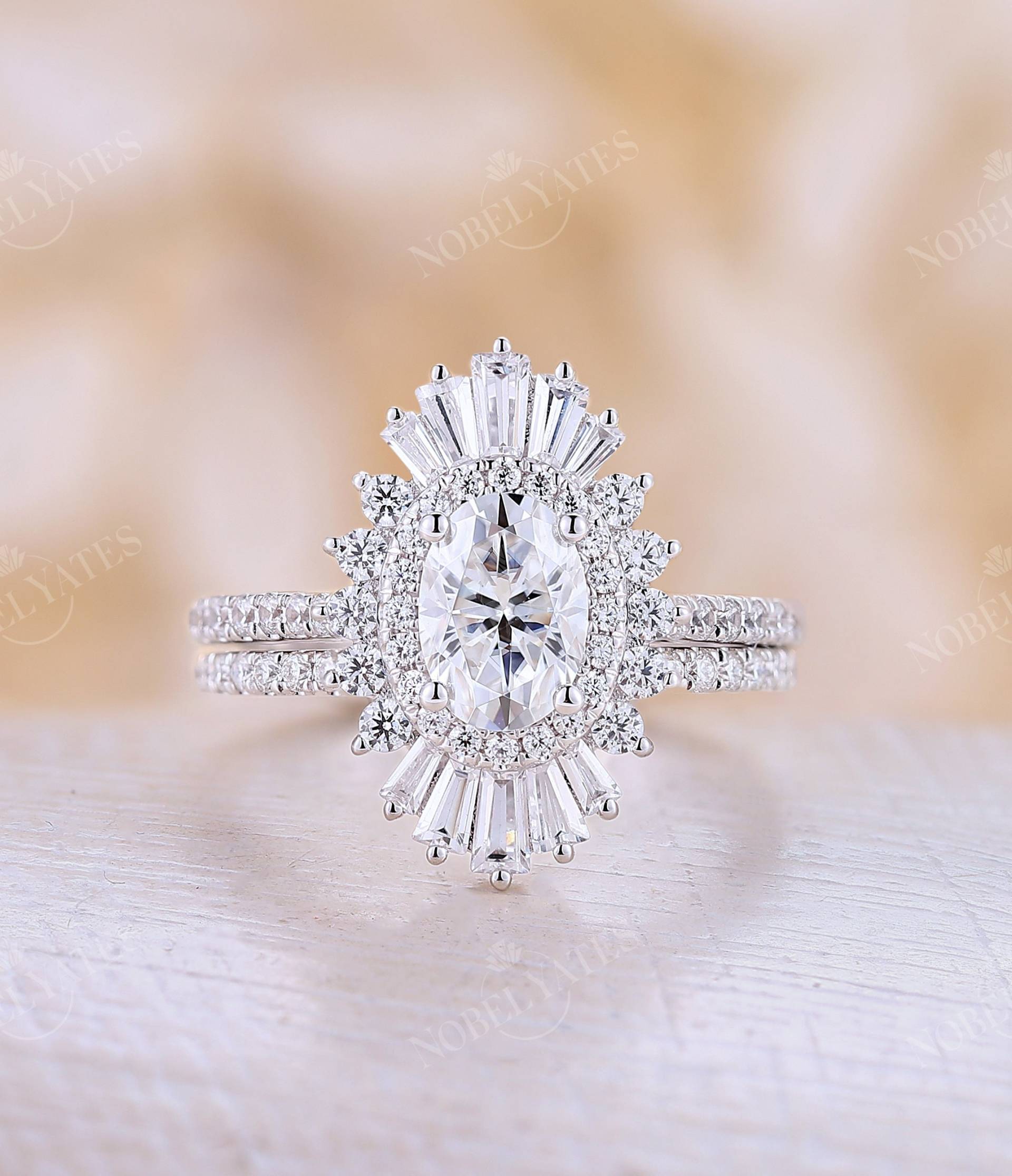 Art Deco Oval Moissanite Verlobungsring Weißgold Braut Set Baguette Diamant Doppel Halo Gerades Band Einzigartiger Jubiläumsring von NyFineJewelry