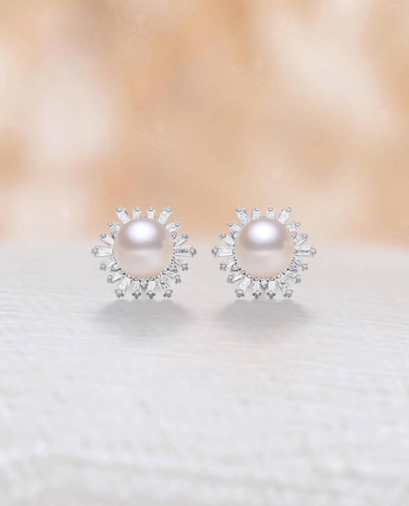 Art Deco Süßwasserperle Ohrstecker, Halo Design Mit Labor Gewachsene Diamant 18K Gold Brautschmuck Für Frauen von NyFineJewelry