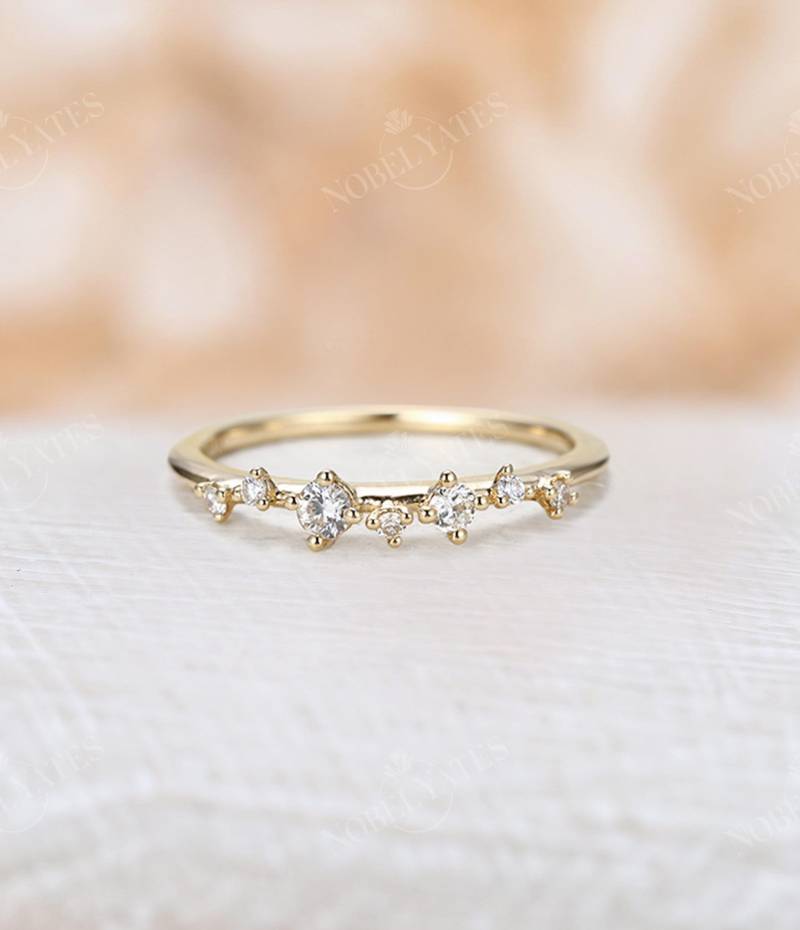 Diamant Cluster Ring Zweig Delikat Einzigartiger Ehering 14K/18K Gelbgold Zierlicher Art Deco Dünner Vintage Jubiläum Versprechen von NyFineJewelry