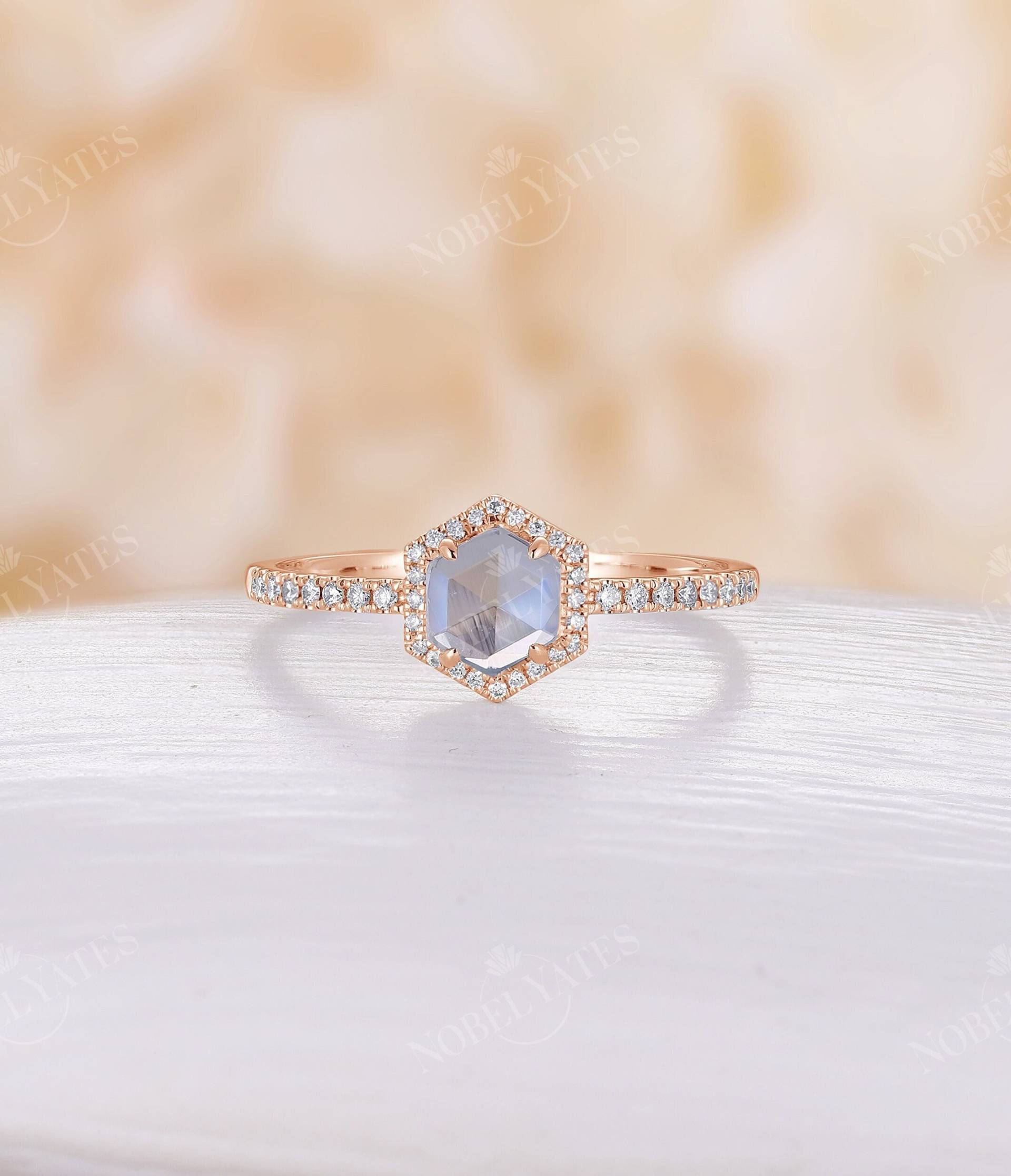 Halb Rose Verlobungsring Hexagon Mondstein Ring Roségold Diamant Halo Halbe Ewigkeit Unikatring Prong Jubiläumsring Versprechen von NyFineJewelry