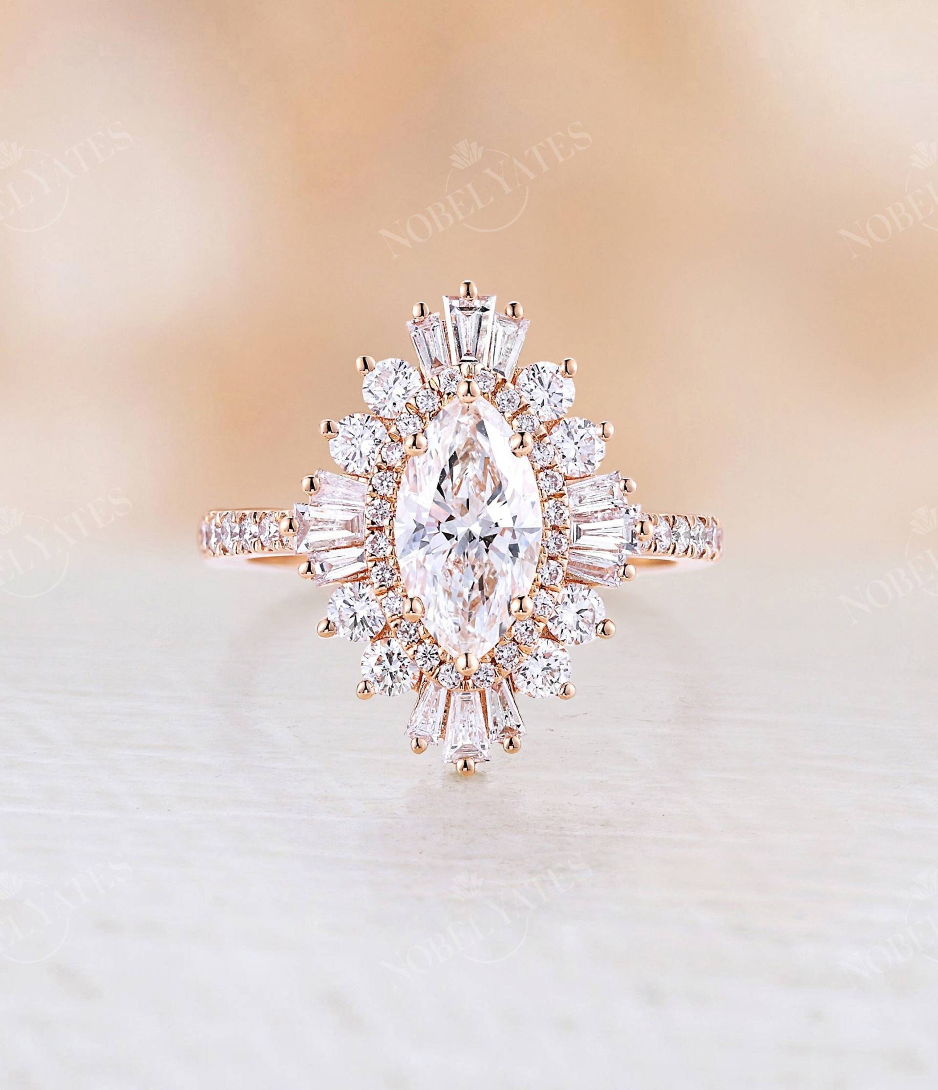 Marquise-Schliff Moissanit Verlobungsring Art-Deco-Halbe Ewigkeit Ehering Antikes Baguette Diamanten Heiligenschein Brautring Jahrestagsring von NyFineJewelry