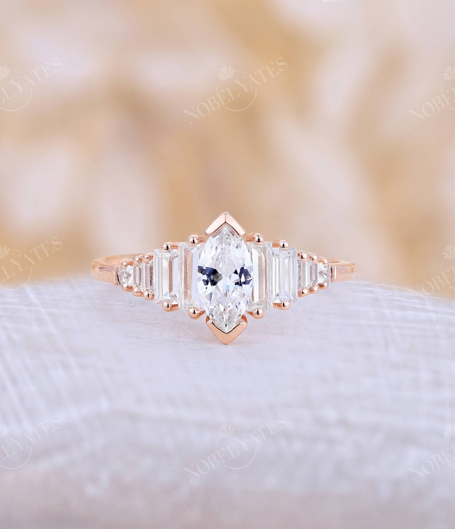 Moissanit Ring Prong Baguette Diamant Rosegold Vintage Roségold Art-Deco-Ring Marquise-Schliff von NyFineJewelry